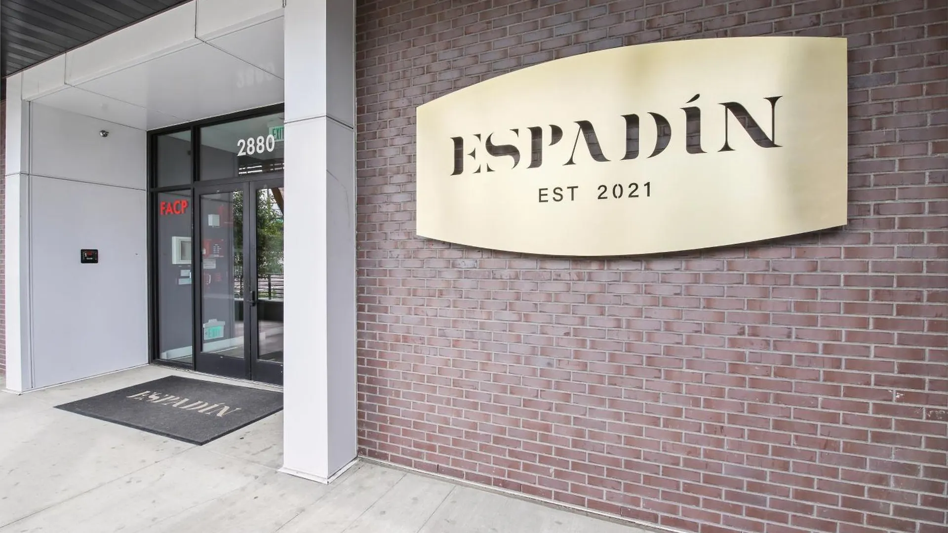 2880 Denver Skyline Escape At Espadin